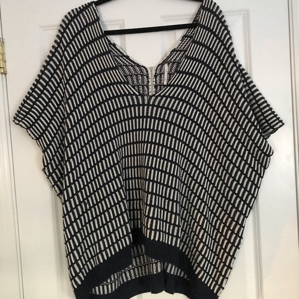 FREE PEOPLE Knit Navy & White Tunic